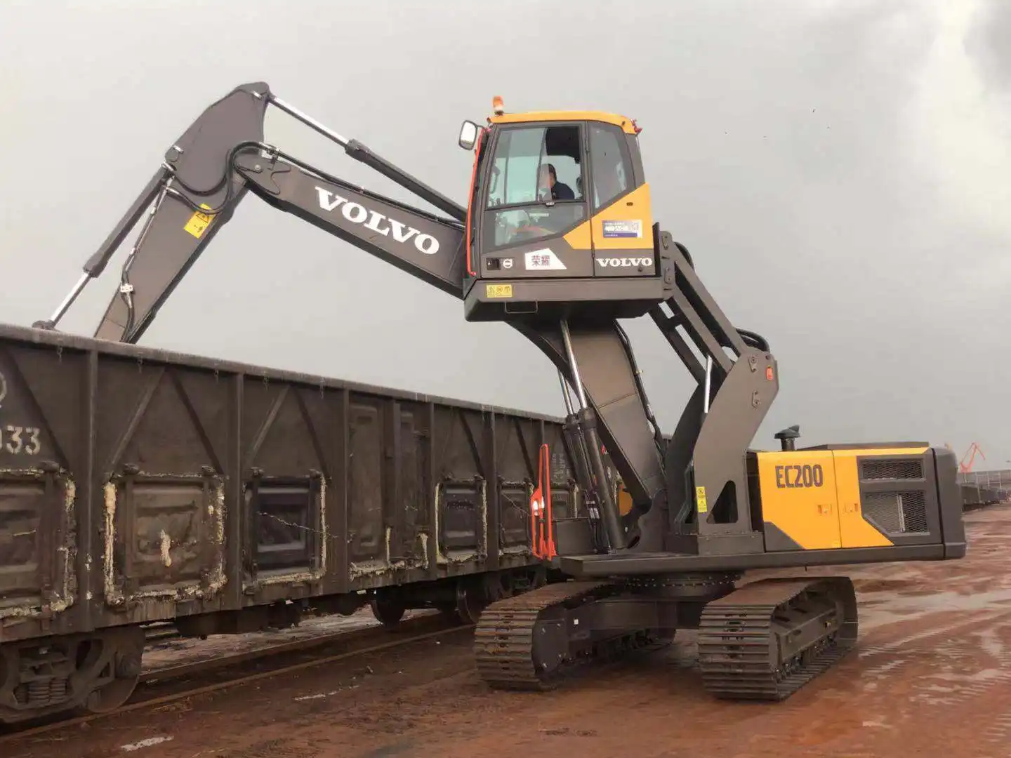 excavator-lift-cab