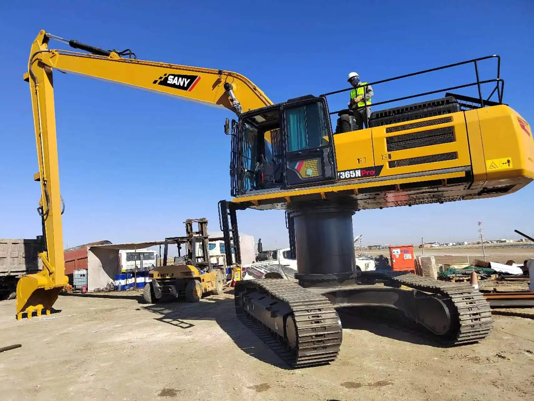 Seaside Excavator Heightening Column Seaside Excavator Heightening Column