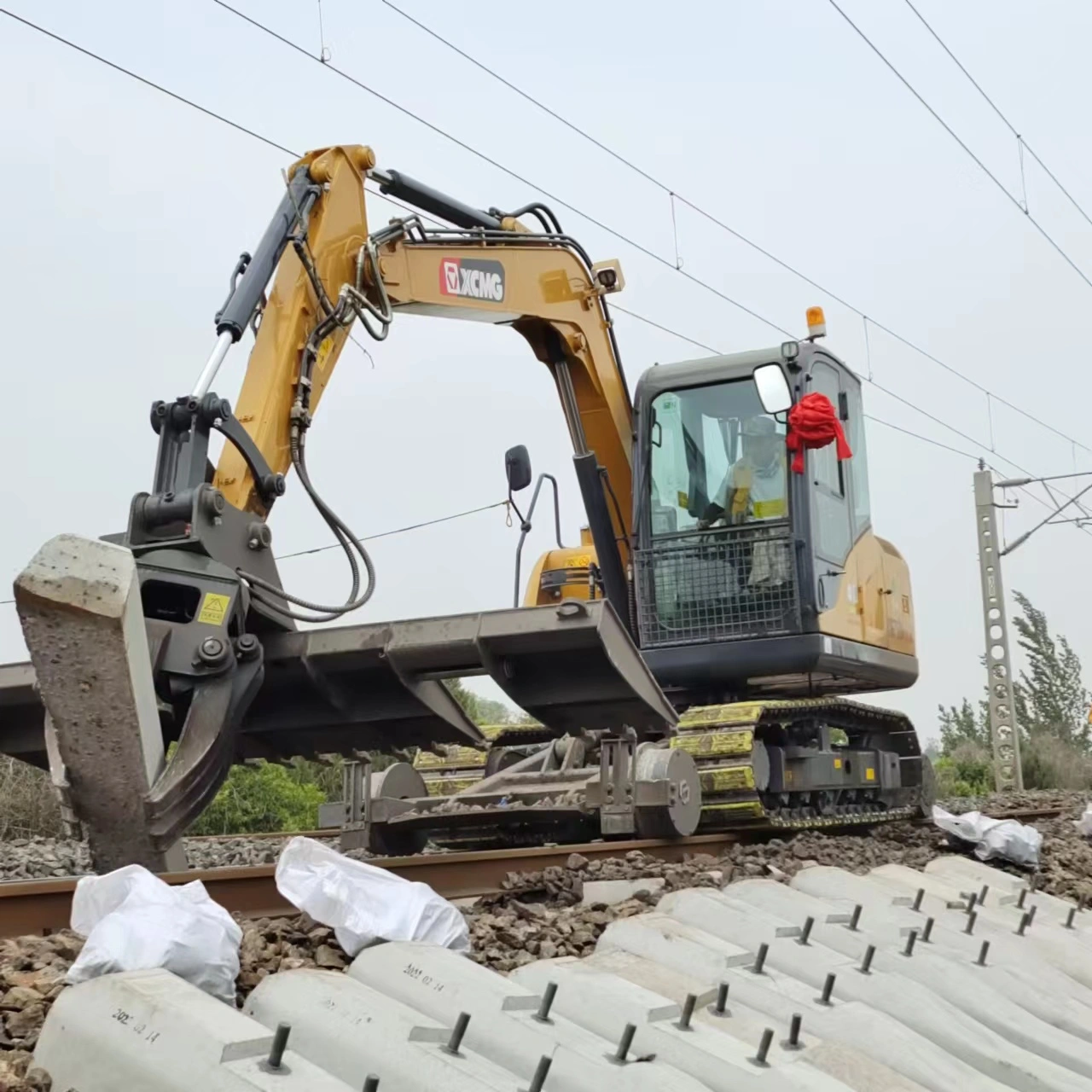 img-382 382- img-382 382-