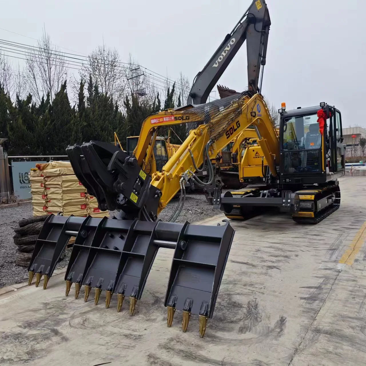 Railroad excavator Railroad excavator