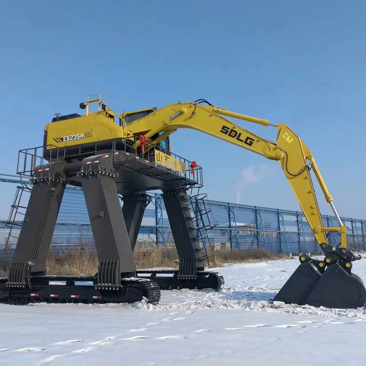 Staddle excavator Staddle excavator