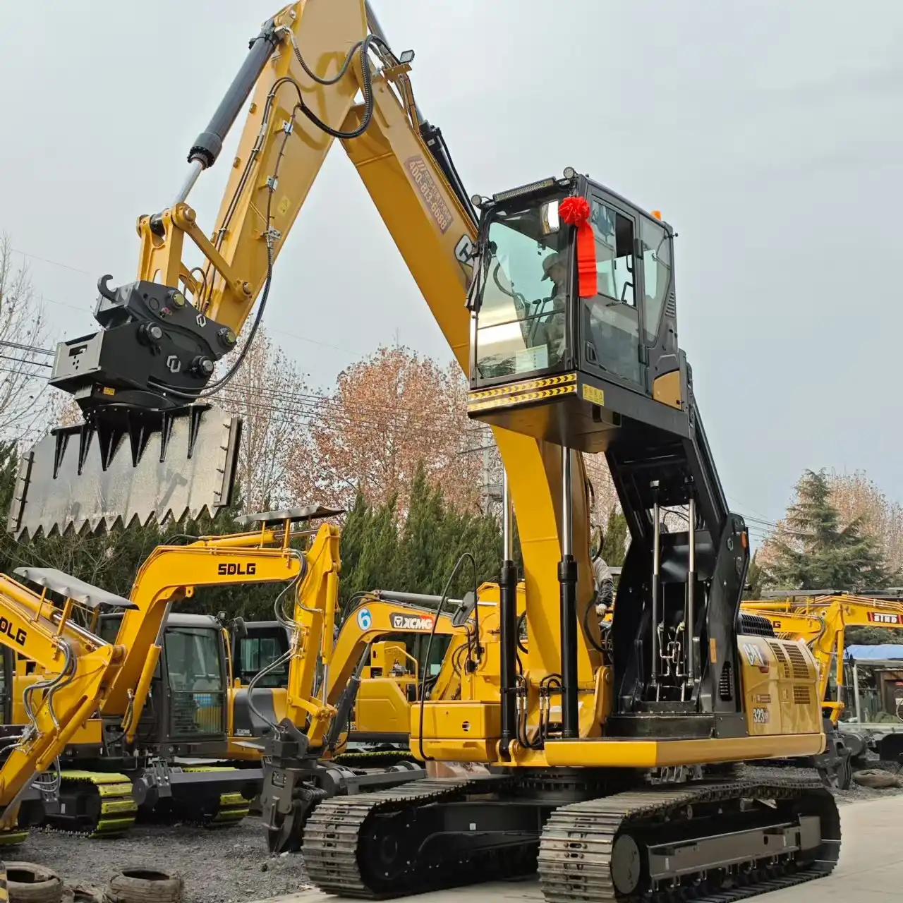 excavator lifting cab