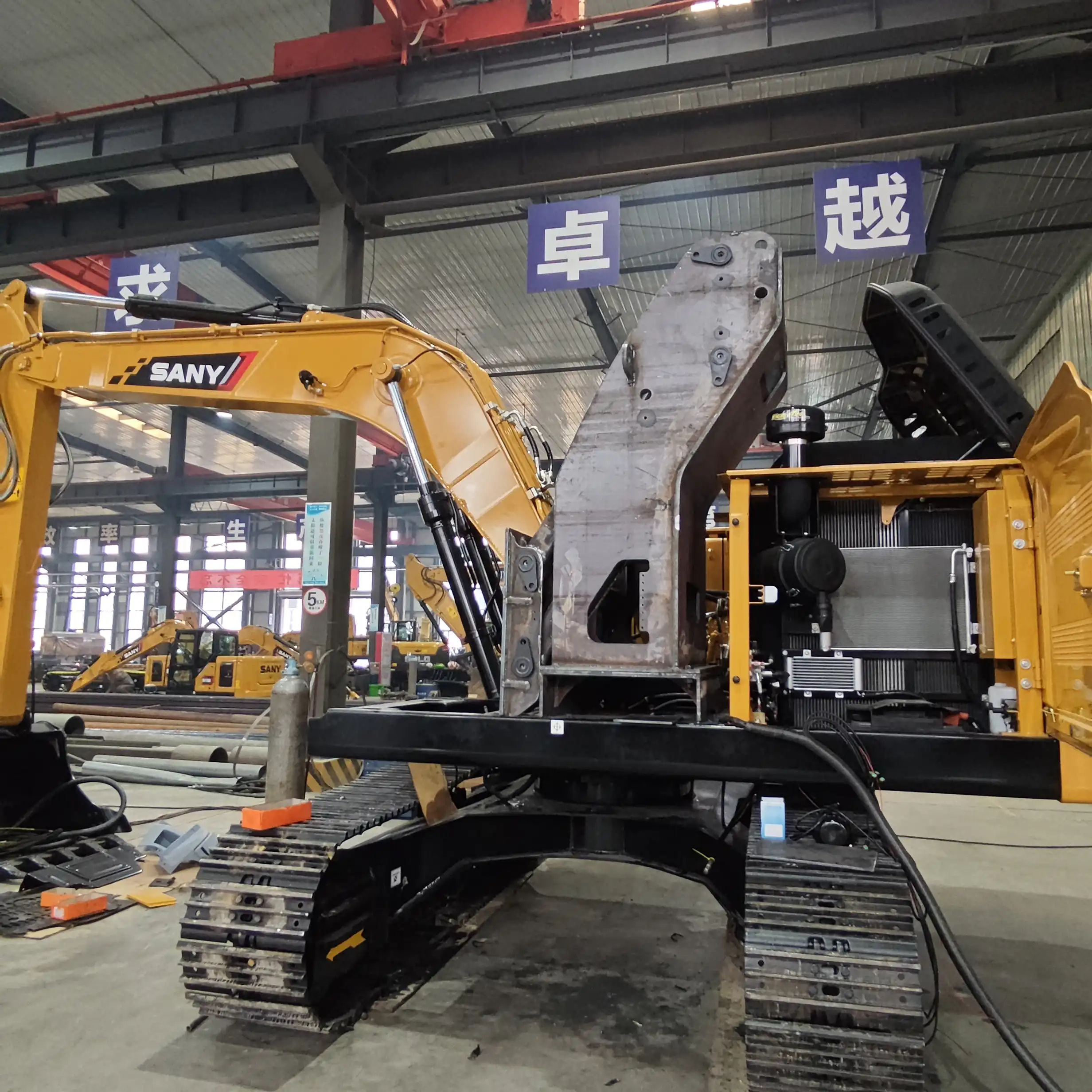 excavator lifting cab
