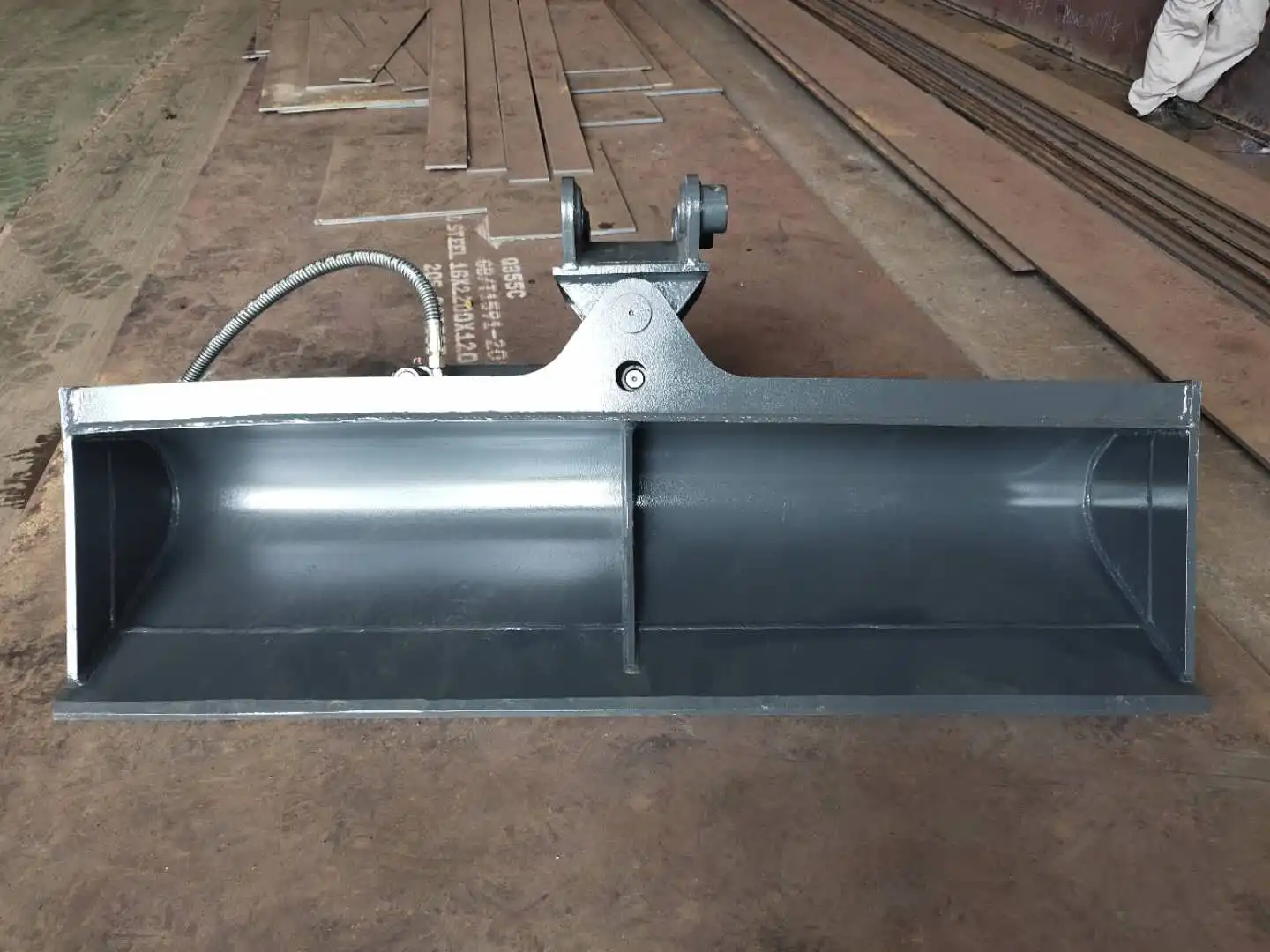 tilt bucket tilt bucket