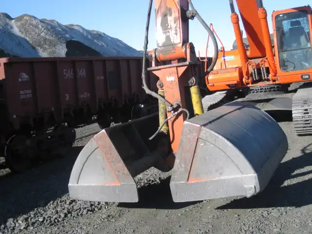 clamshell-buckets clamshell-buckets