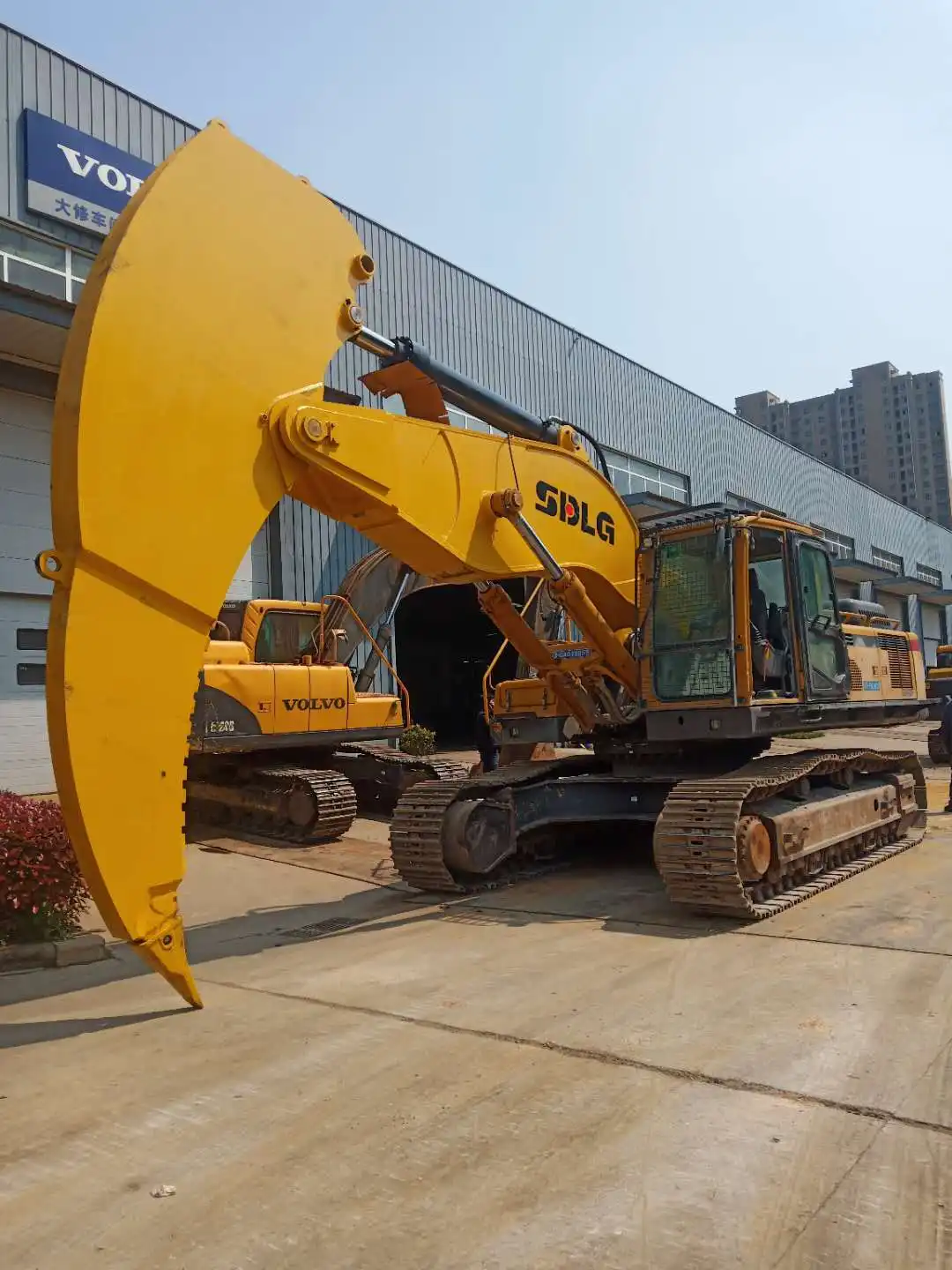 excavator rock arm