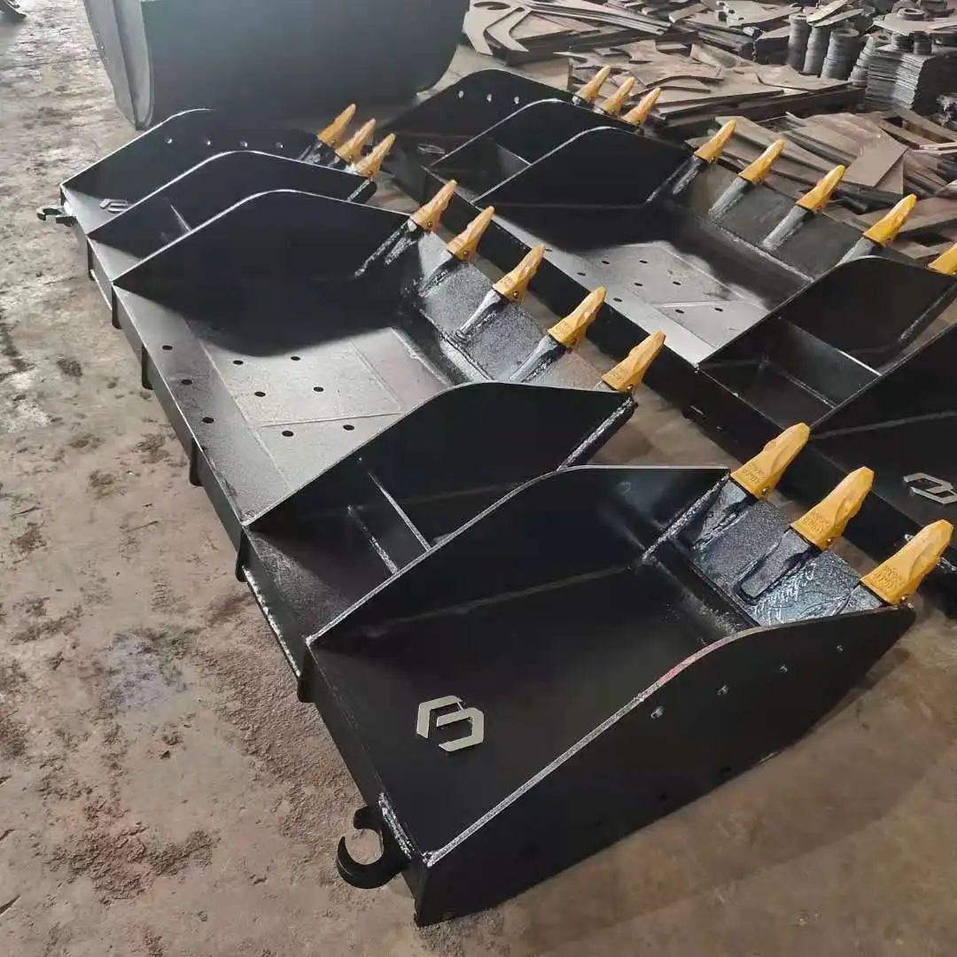 Railway excavator dustpan buckets