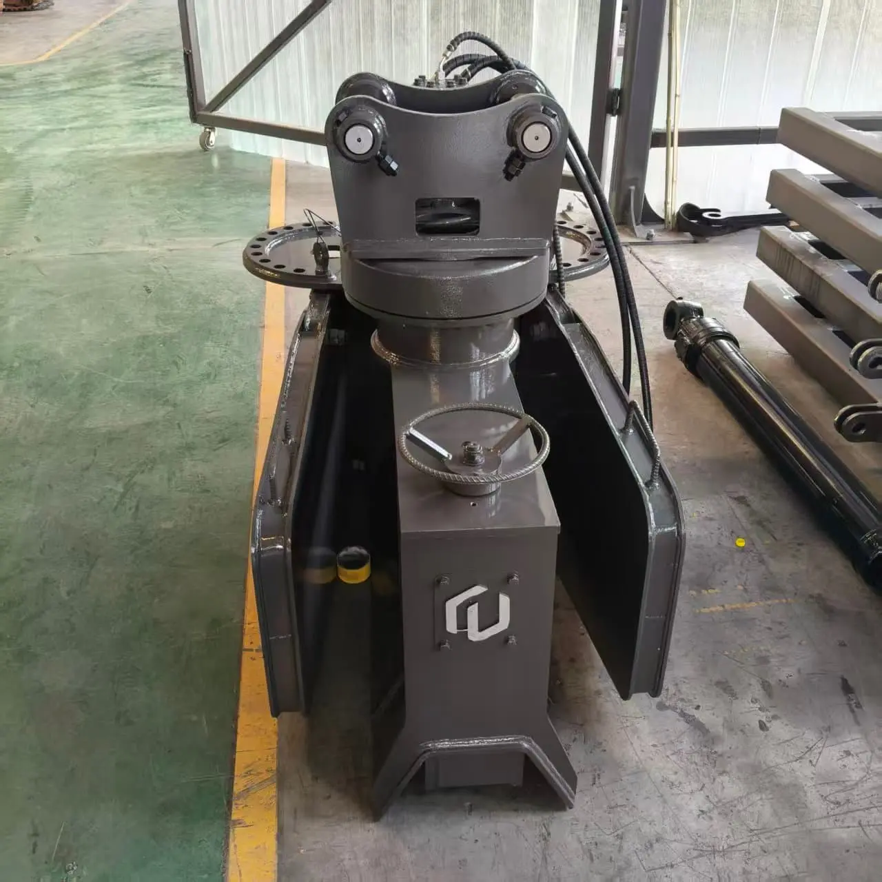Railway maintenance equipment ballast plow