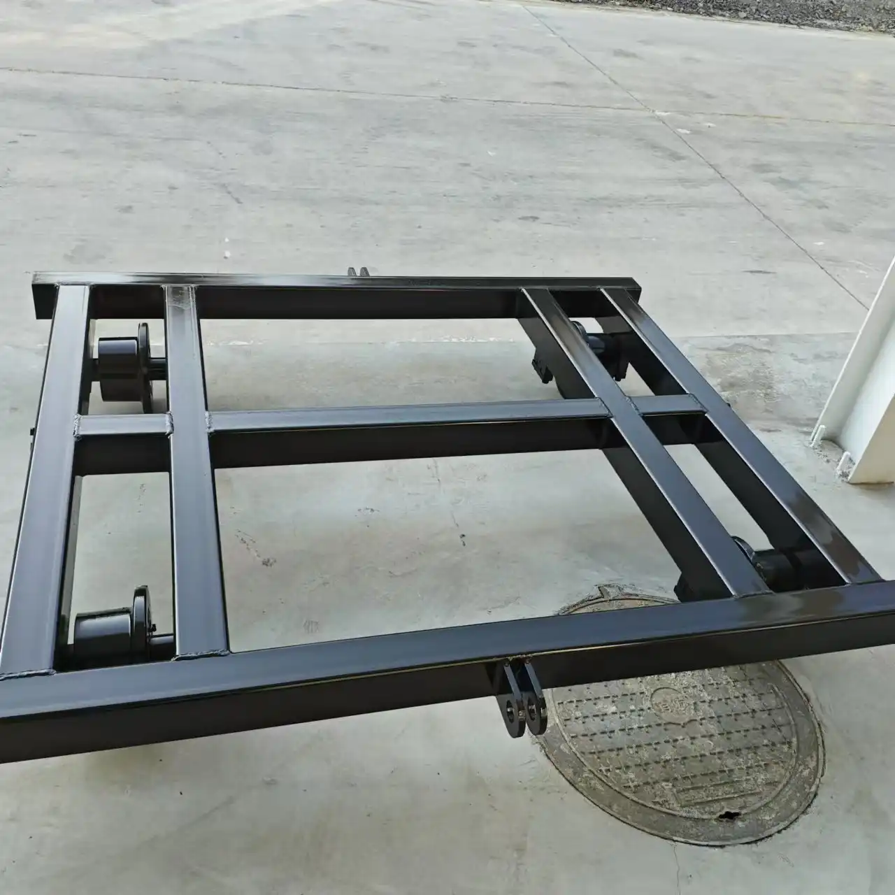 How to choose the right rail track trolley according to track width?