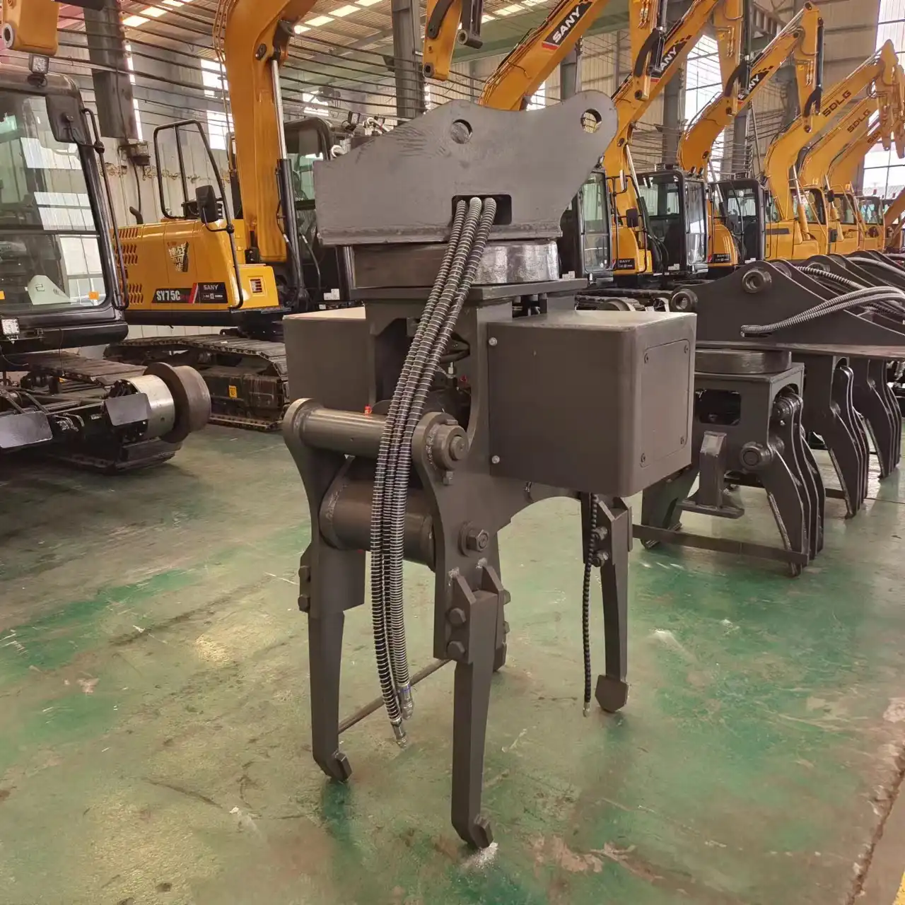 What is the frequency of a high-vibration hydraulic ballast tamping machine?