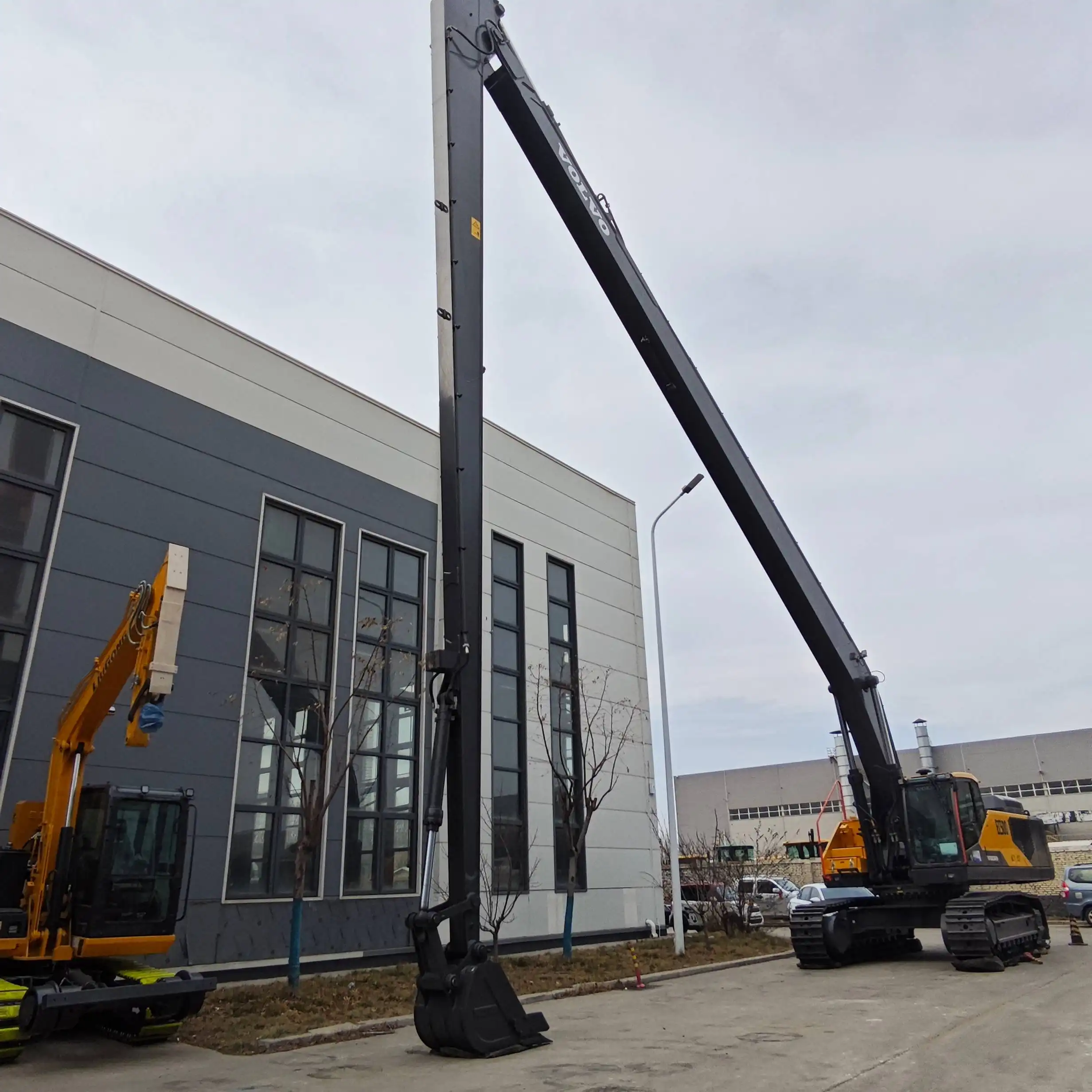 What is the length of a long reach excavator arm?