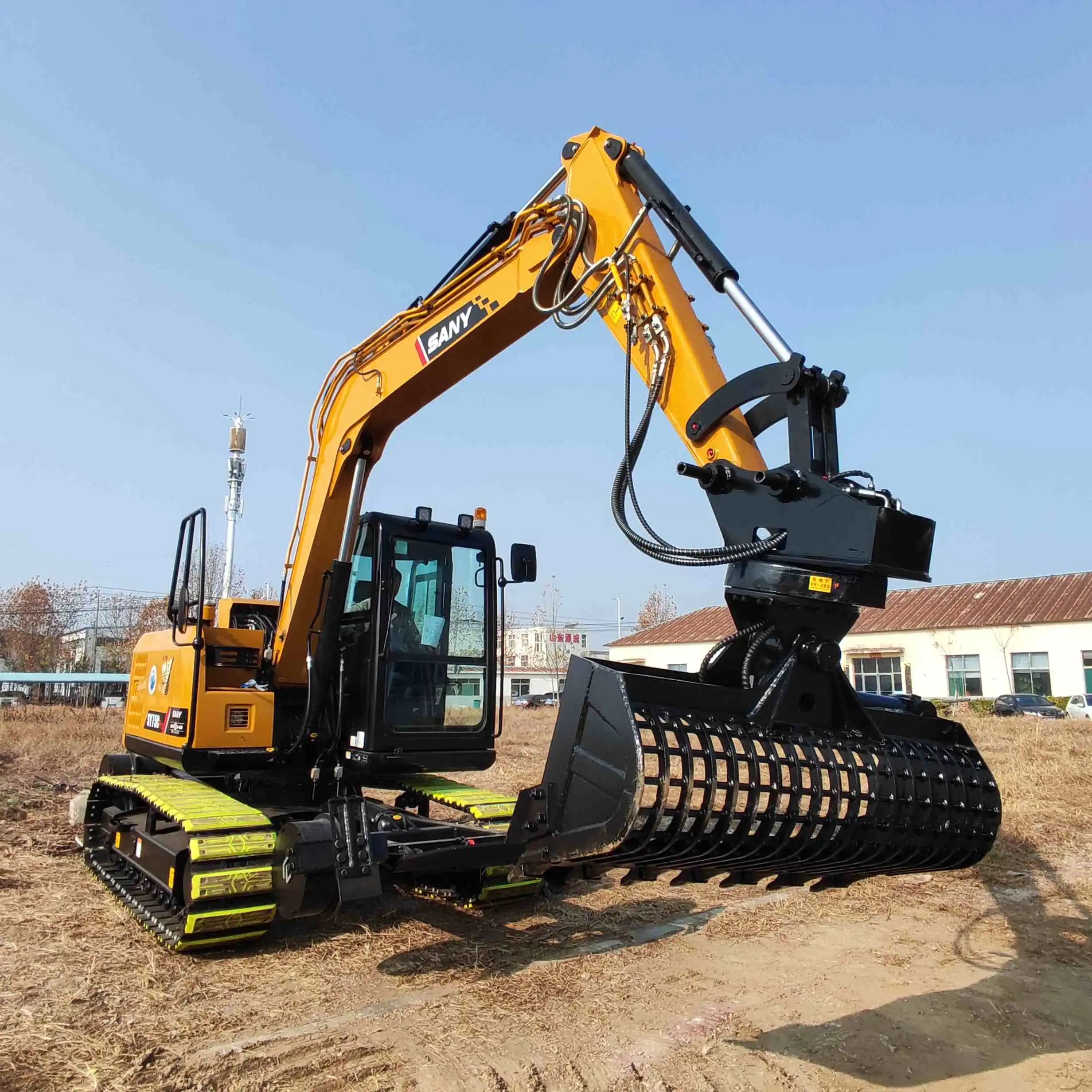 What certifications do the rotating excavator bucket suppliers in China possess?