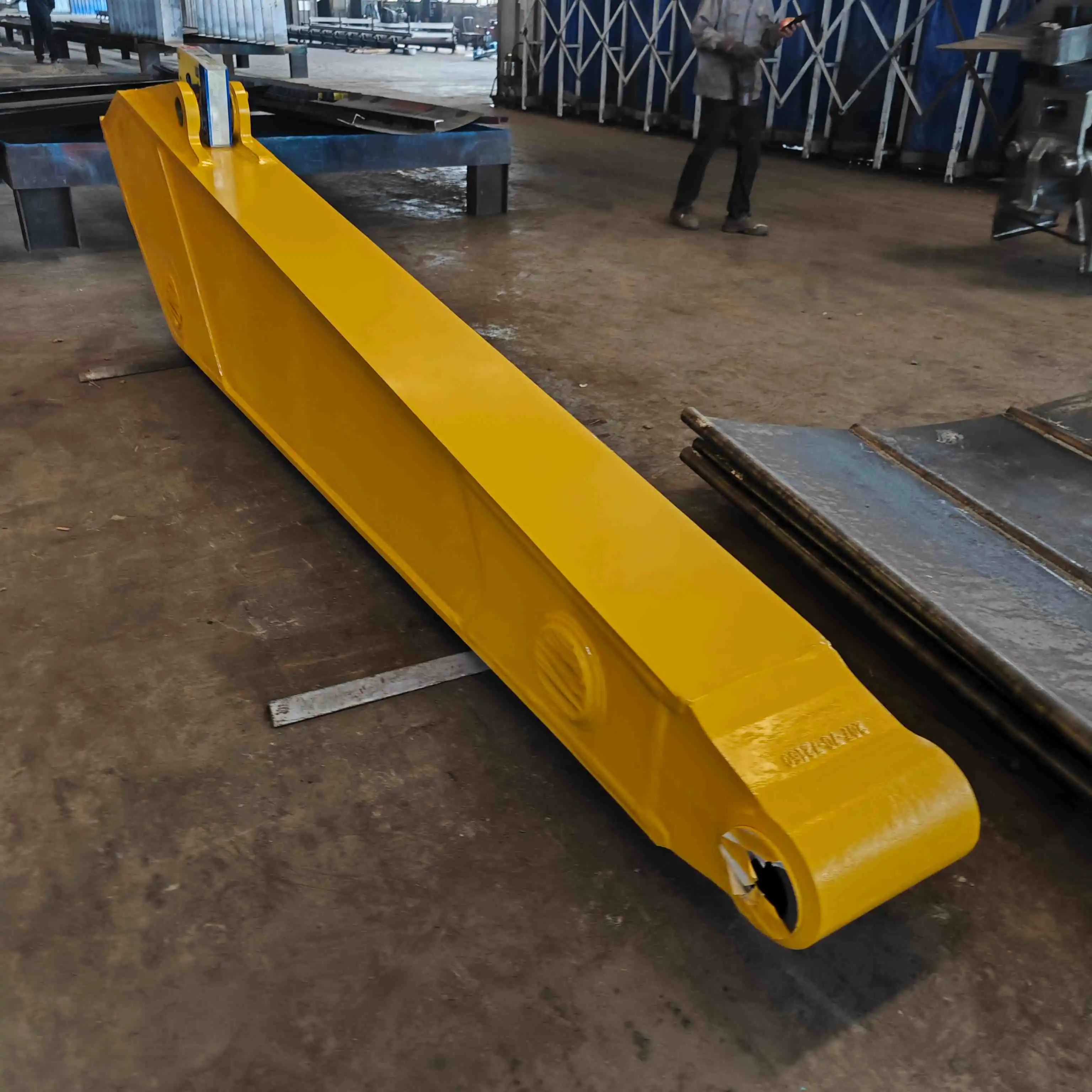 Is standard size excavator boom and arm compatible with different models of excavators?