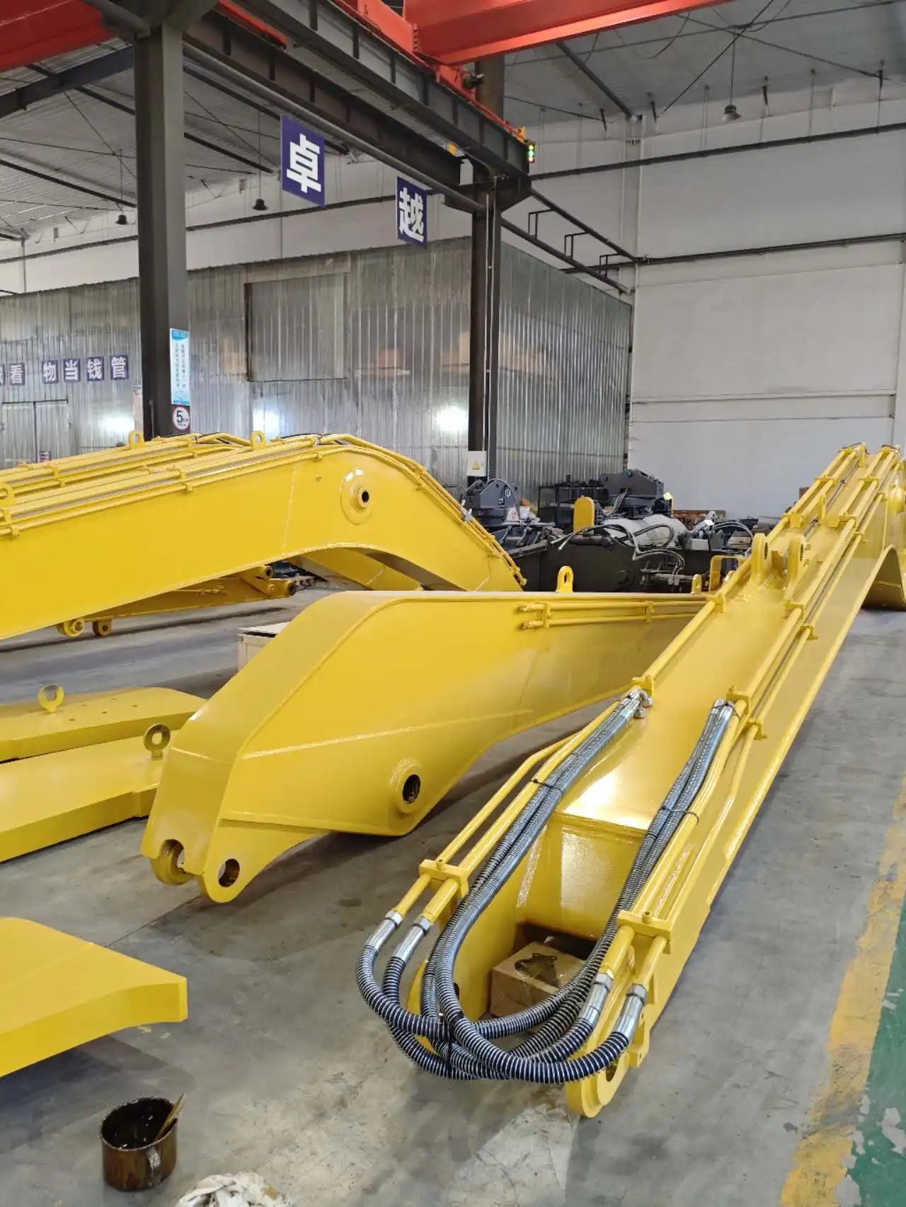 What are the key features to consider when choosing a China excavator extension arm supplier?  