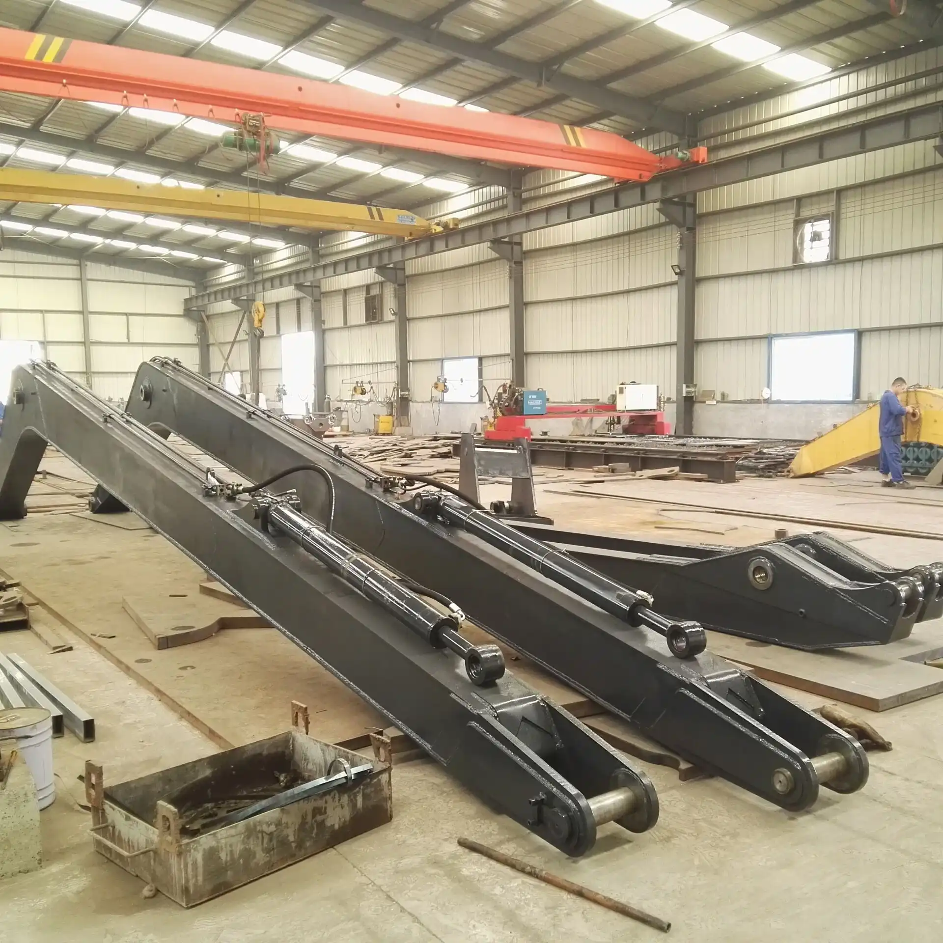 How Does the Extension Arm of an Excavator Work?