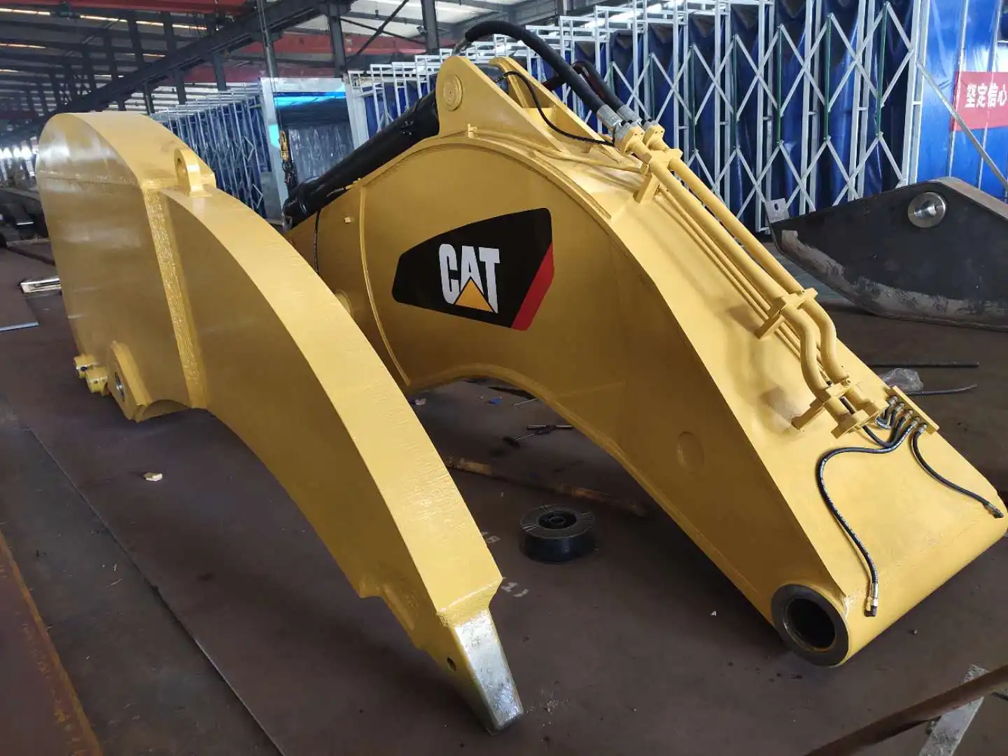 Hydraulic Rock Arm For A Quarry Excavator