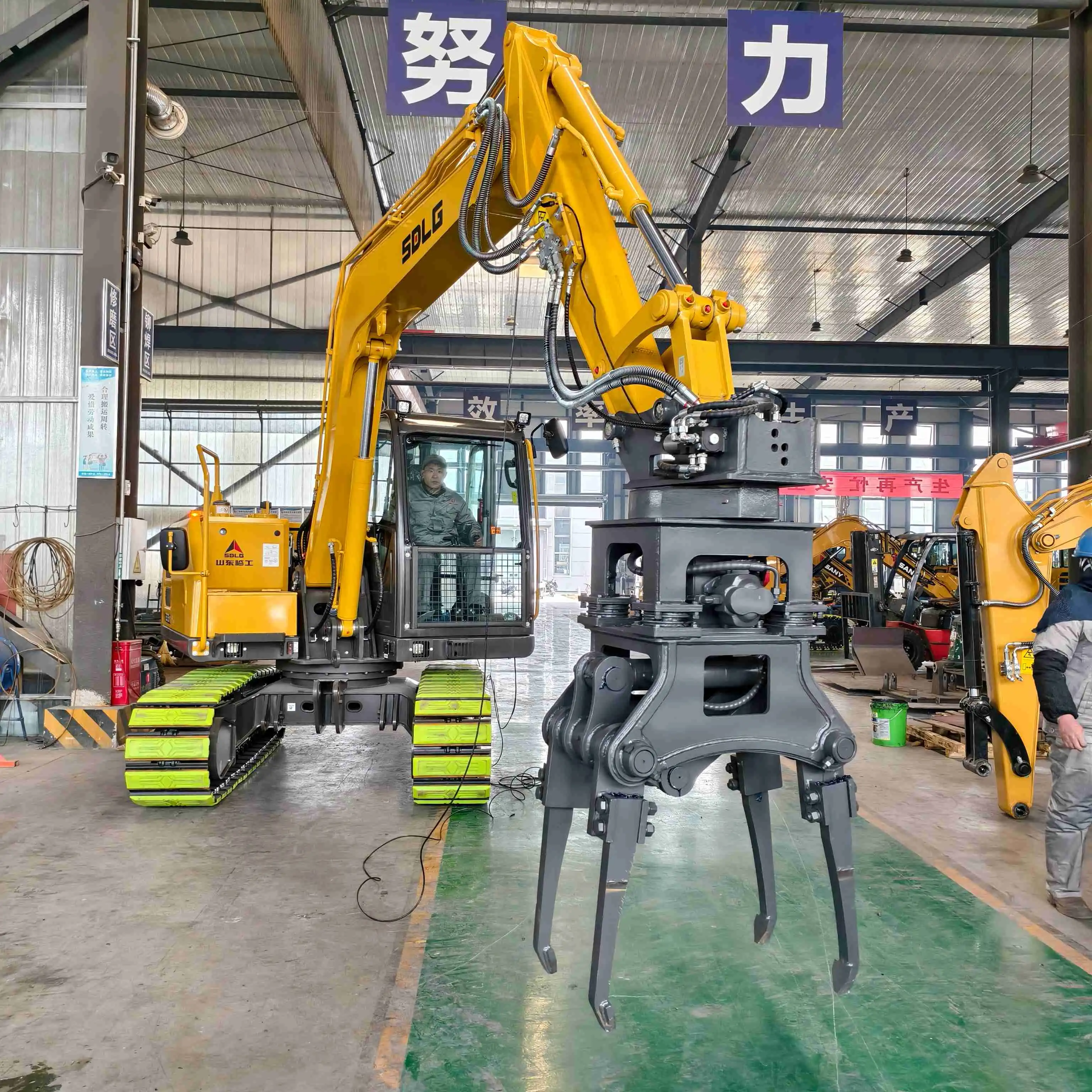How Does an Excavator Rotate Part Work?